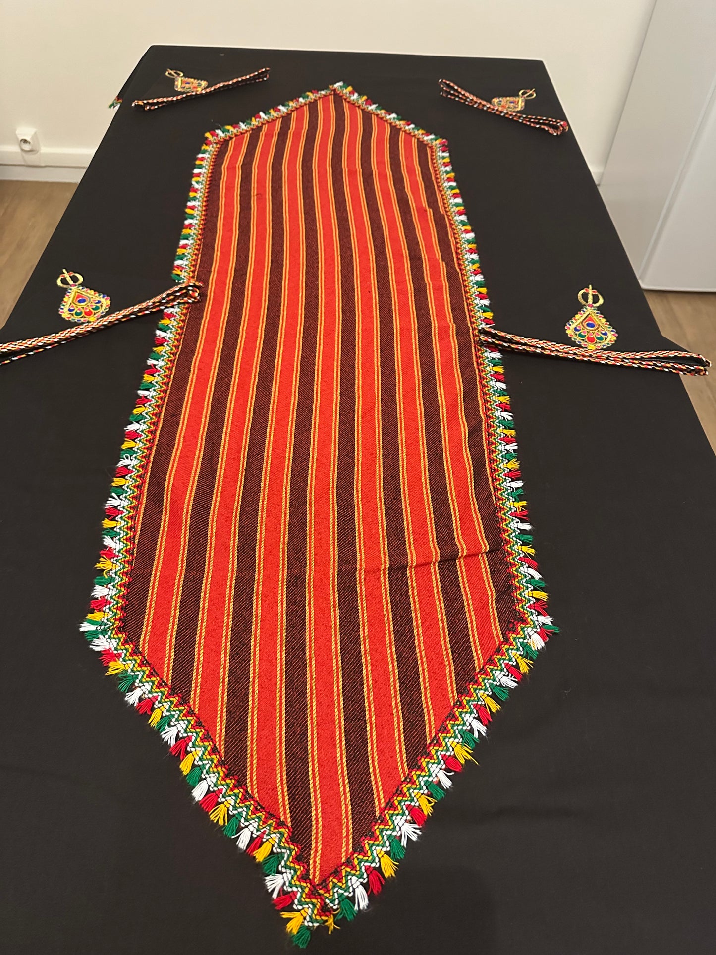 Ensemble de table : nappe 230/115 , chemin de table et lot de 6 Torchons