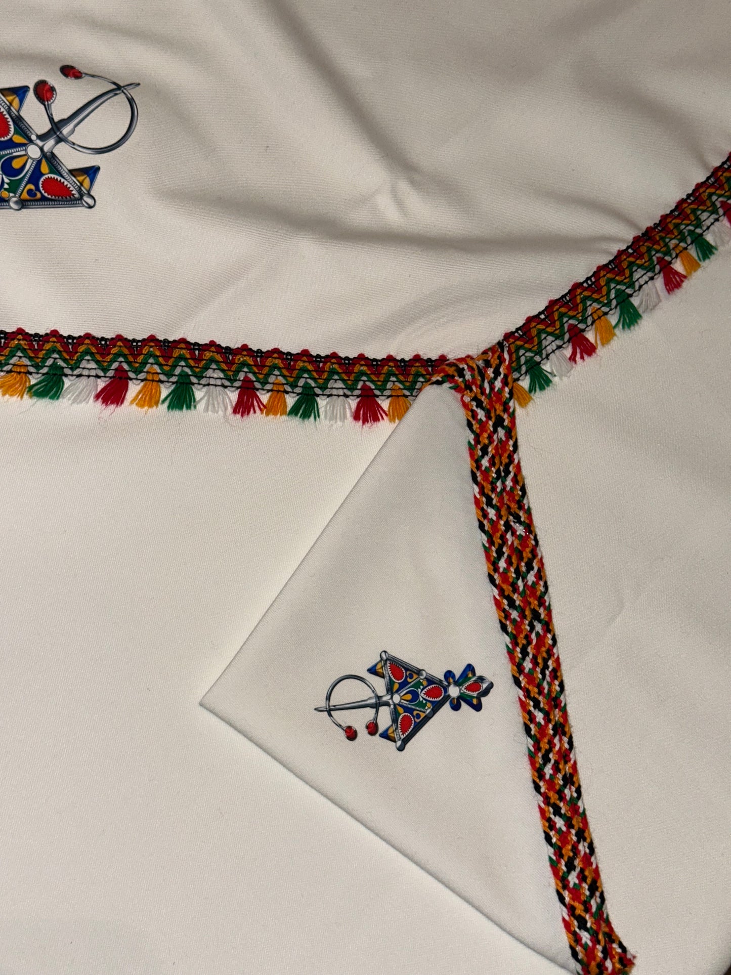 Ensemble de table : nappe 230/115 , chemin de table et lot de 6 Torchons