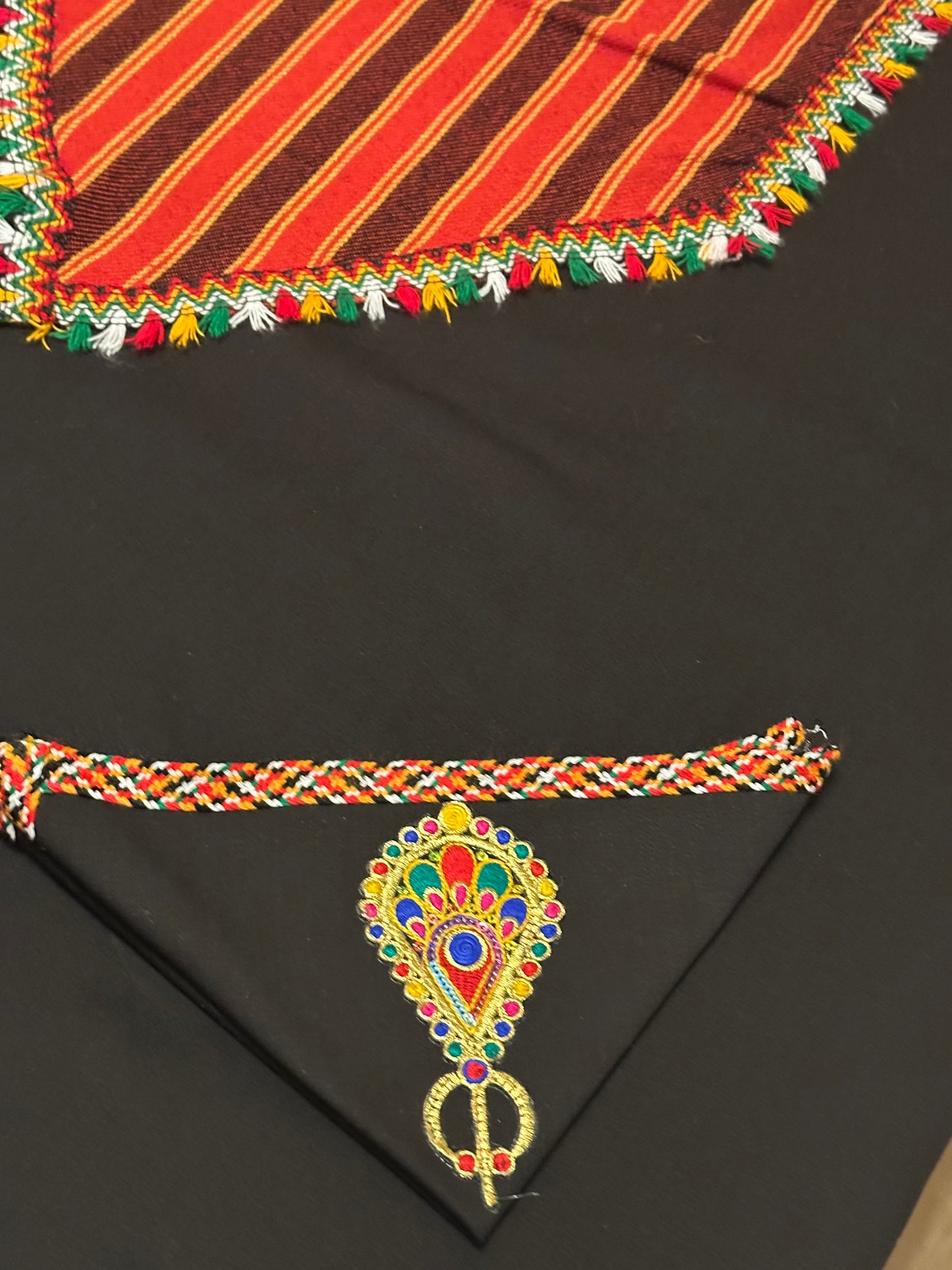 Ensemble de table : nappe 230/115 , chemin de table et lot de 6 Torchons